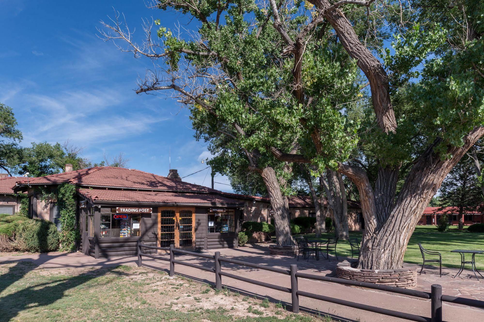 Thunderbird Lodge Chinle Exterior photo