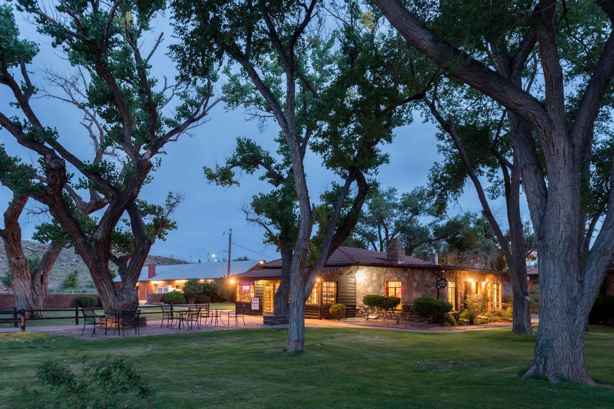 Thunderbird Lodge Chinle Exterior photo